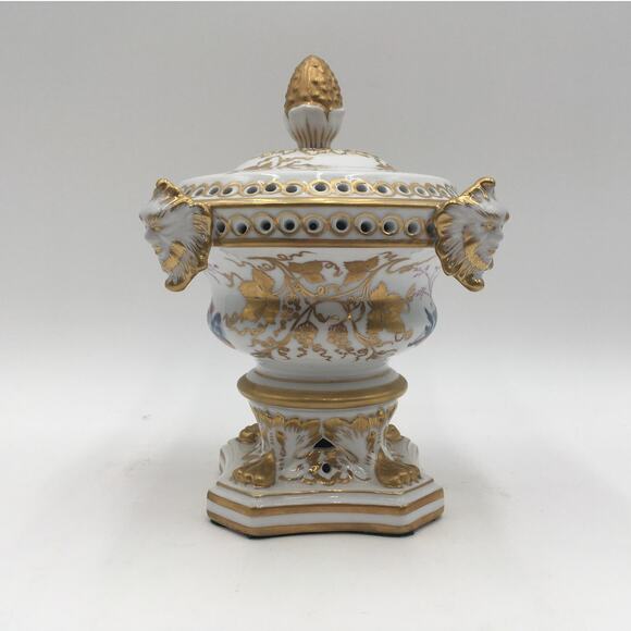 Vintage Chelsea House Hand Painted Ceramic Potpourri Urn Lions Head and Birds - Picture 3 of 6